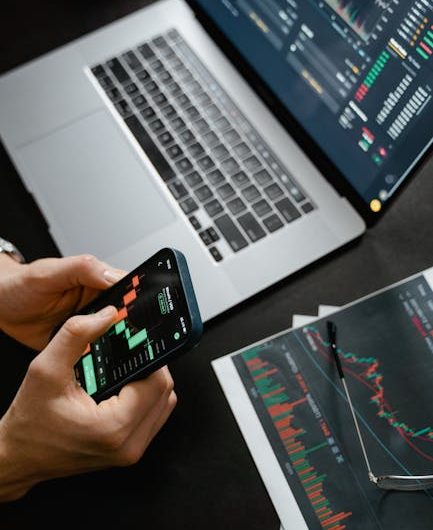 Нейросети для создания мультяшных и комиксных картинок